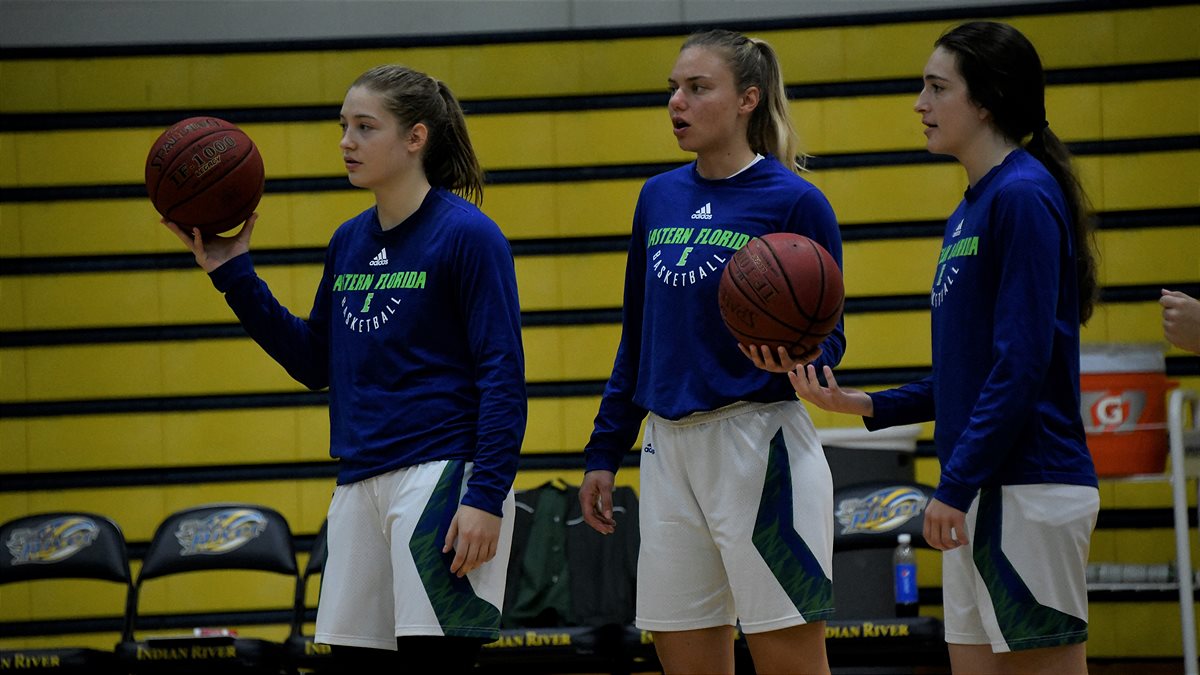 Anja Knoflach, Sara Solyom