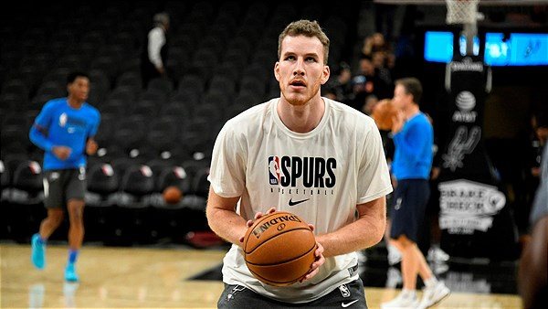 Ausland Jakob Pöltl FT 