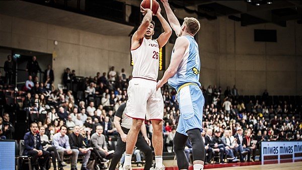 Marvin Ogunsipe Themenfoto 2