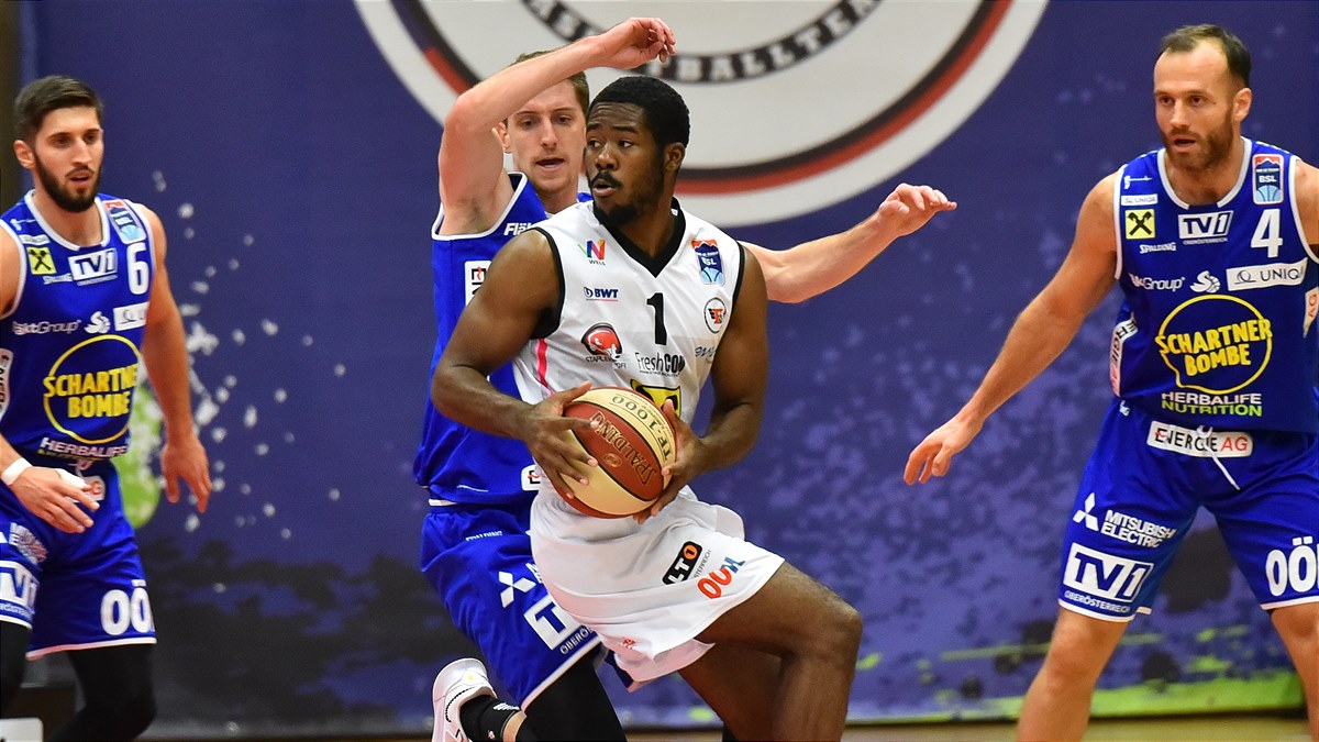 BSL2020_Raiffeisen Flyers Wels_Austen Awosika