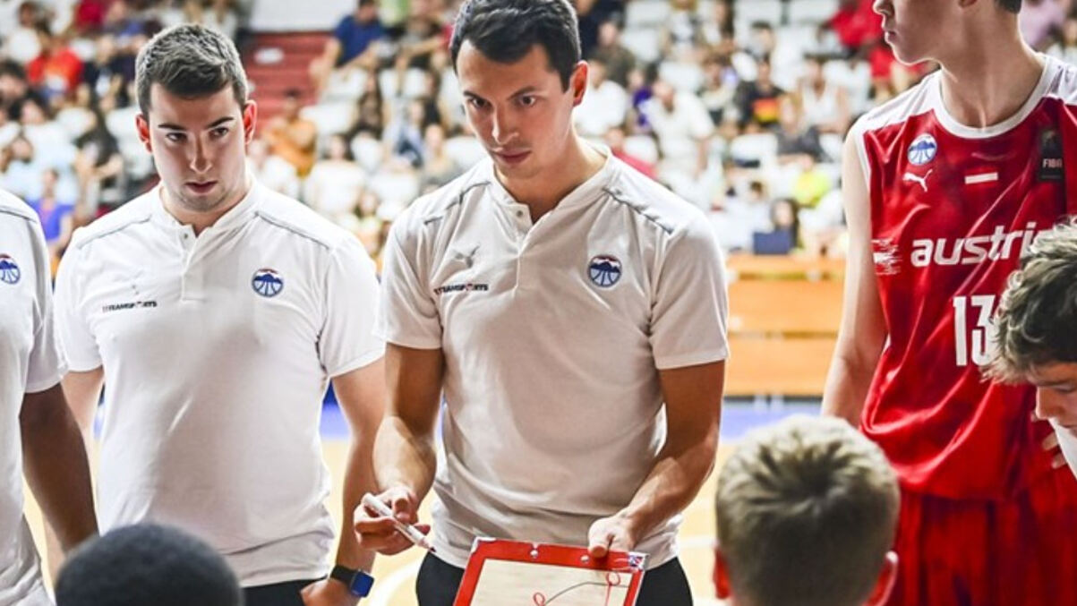 MU16_Head Coach_Lukas Hofer