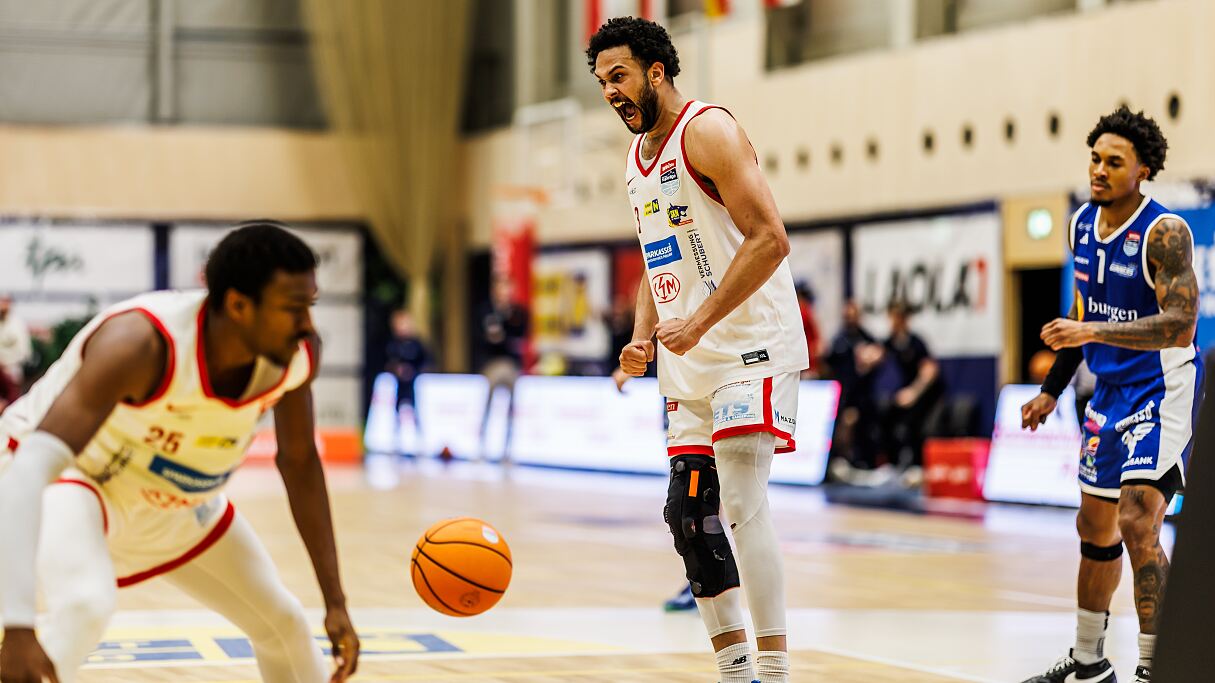 SKN_ Olamide Pederson